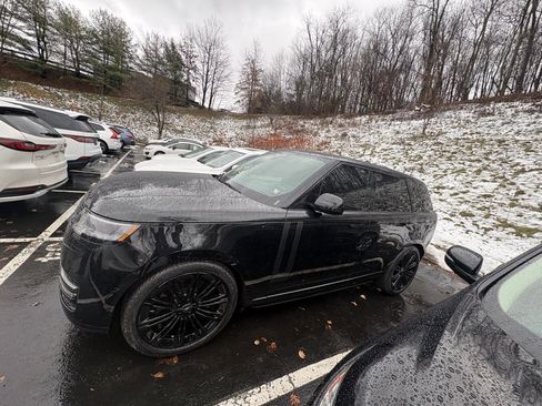 Used 2024 Land Rover Range Rover SE image 3