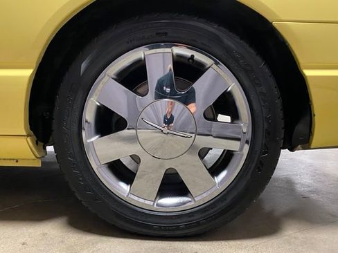 Used 2002 Ford Thunderbird image 31