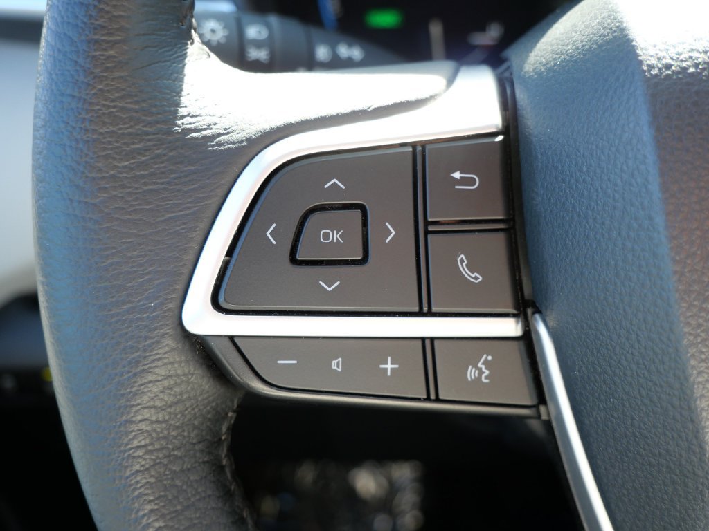 Certified 2026 Toyota Sienna XLE FWD image 28