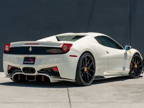Used 2014 Ferrari 458 Spider RWD image 9