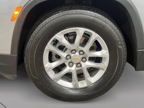 Used 2023 Chevrolet Traverse LS w/ Safety Package AWD/4WD image 19
