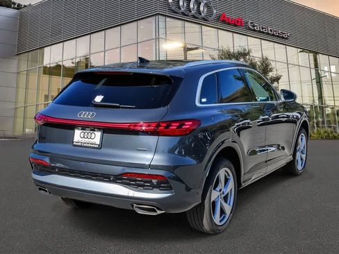 Used 2025 Audi Q5 Premium Plus w/ Premium Plus AWD/4WD image 4