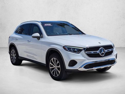 Certified 2023 Mercedes-Benz GLC 300 image 3
