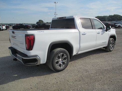 New 2026 GMC Sierra 1500 SLT w/ SLT Convenience Package AWD/4WD image 4