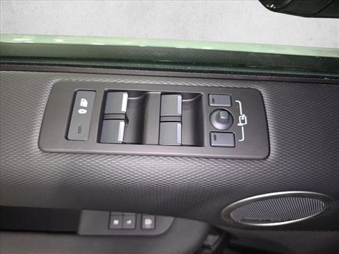 New 2026 Land Rover Discovery Limited Edition image 28