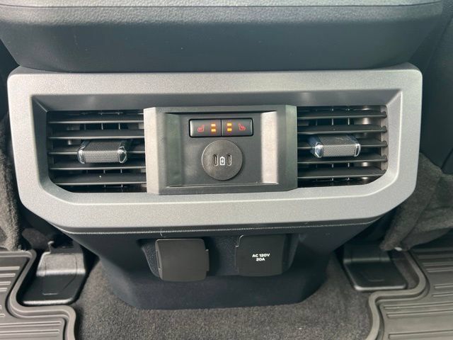 Used 2024 Ford F250 Lariat w/ Lariat Ultimate Package AWD/4WD image 18