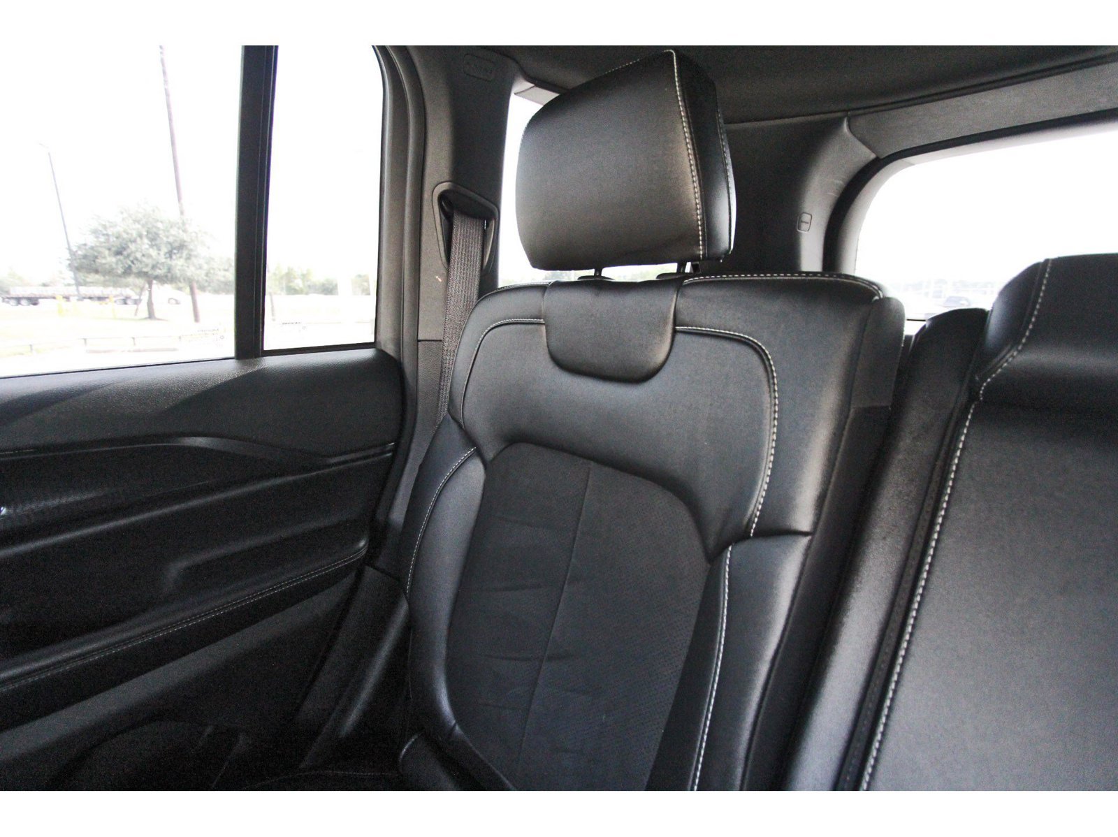 Used 2024 Jeep Grand Cherokee Altitude RWD image 14