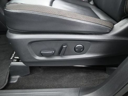 Used 2025 Nissan Pathfinder SL AWD/4WD image 12