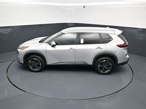 Used 2025 Nissan Rogue SV image 42