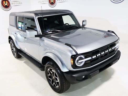 Used 2023 Ford Bronco Outer Banks AWD/4WD image 9