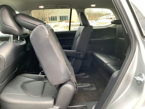 Used 2025 Toyota Grand Highlander XLE image 26