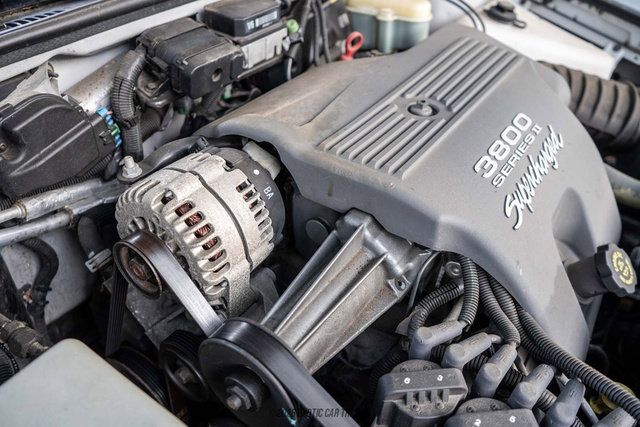 Used 1999 Buick Riviera Supercharged Coupe FWD image 18