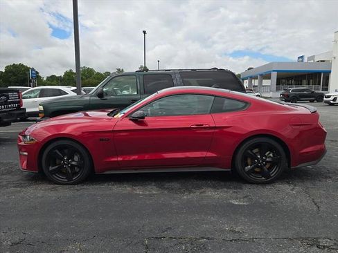 Used 2022 Ford Mustang GT Premium w/ Black Accent Package RWD image 10