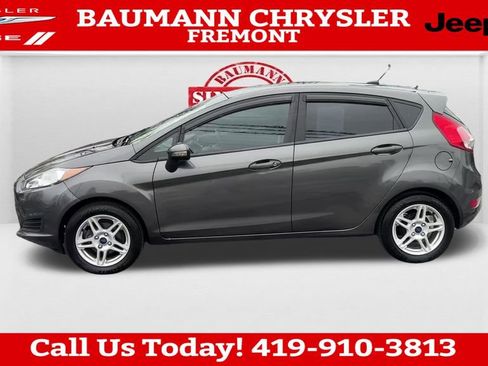 Used 2018 Ford Fiesta SE w/ Cold Weather Package FWD image 2