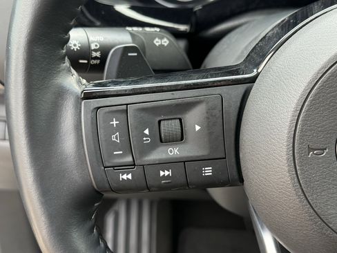 Used 2024 Nissan Pathfinder SL image 12