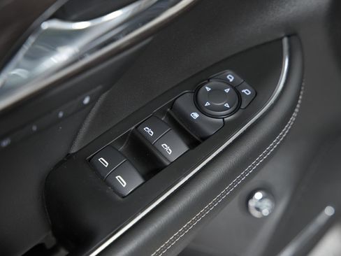 Used 2023 Buick Envision Avenir image 28