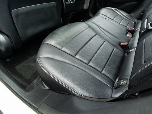 Used 2019 Mercedes-Benz GLC 300 4MATIC w/ Premium Package image 27