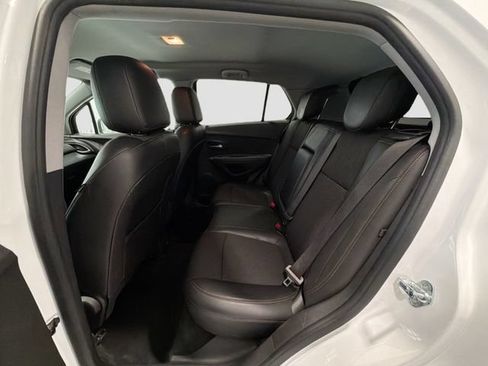 Used 2020 Chevrolet Trax LT w/ LT Convenience Package FWD image 21