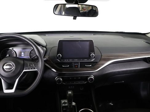 Used 2024 Nissan Altima 2.5 SV image 34