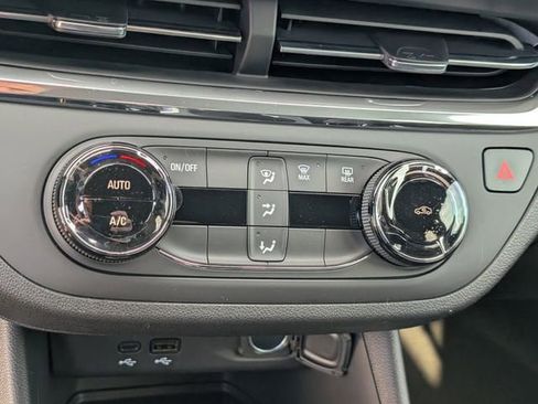 New 2026 Buick Envista Preferred FWD image 13