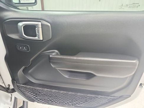 Used 2021 Jeep Wrangler Sport image 28