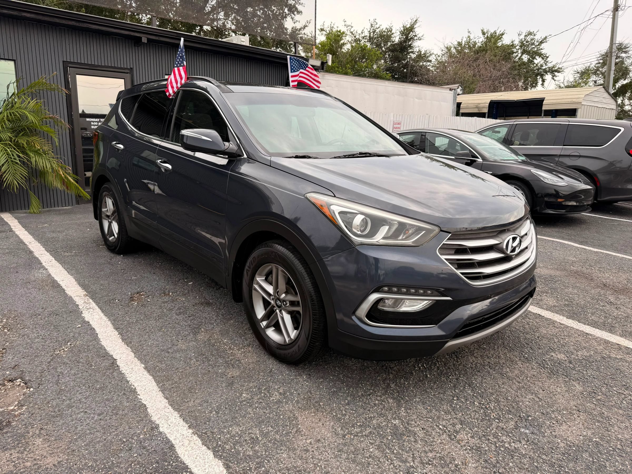 Used 2018 Hyundai Santa Fe Sport w/ 2.4L Tech Package 04 FWD image 3