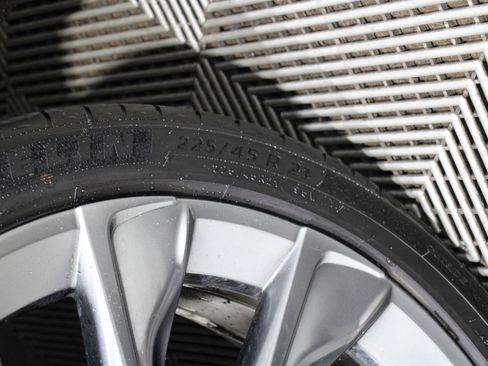 Used 2025 Toyota Crown Limited image 34