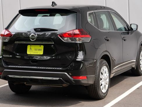 Used 2019 Nissan Rogue S FWD image 45