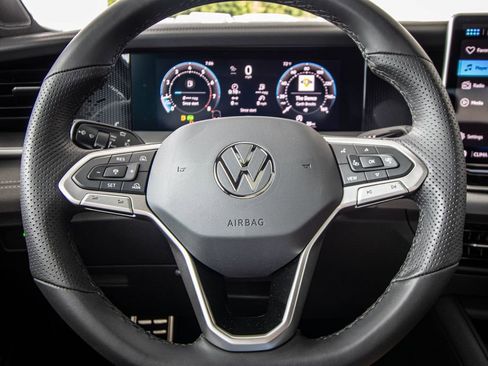 New 2026 Volkswagen Tiguan SE R-Line FWD image 37