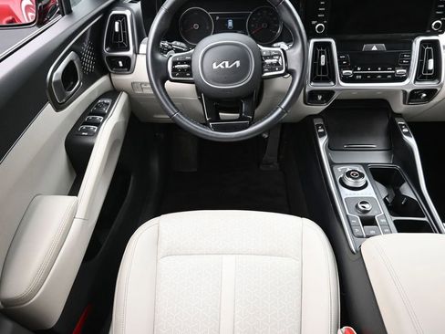 Used 2023 Kia Sorento EX AWD/4WD image 12