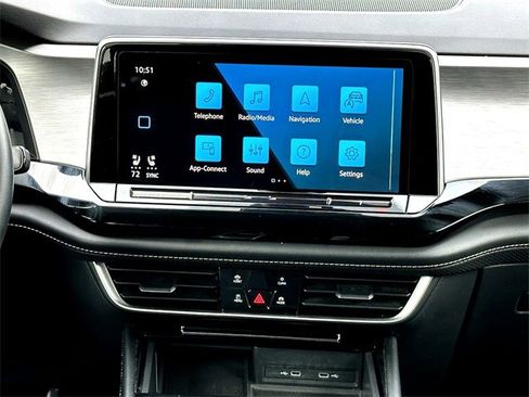 Used 2024 Volkswagen Atlas Cross Sport SE image 27