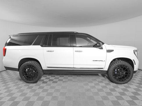 Used 2026 GMC Yukon XL Denali Ultimate AWD/4WD image 4