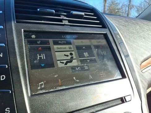 Used 2017 Lincoln MKC Select w/ Select Plus Package image 18