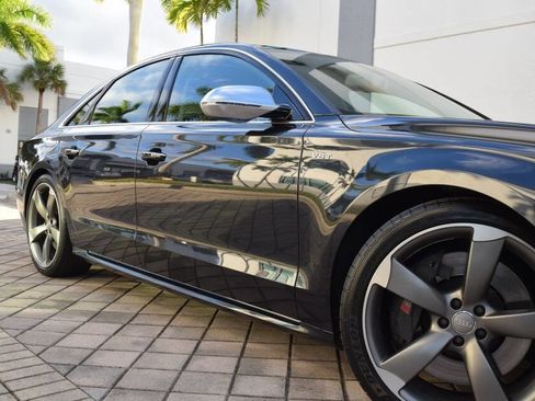Used 2015 Audi S8 image 16