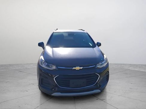 Used 2020 Chevrolet Trax LT w/ LT Convenience Package image 19