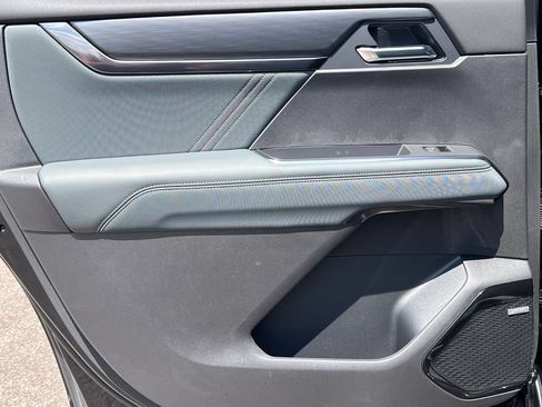 New 2026 GMC Acadia AT4 w/ Luxury Package AWD/4WD image 35