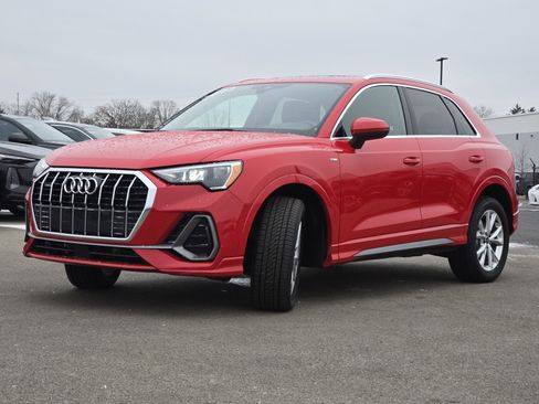 Used 2022 Audi Q3 2.0T Premium image 3