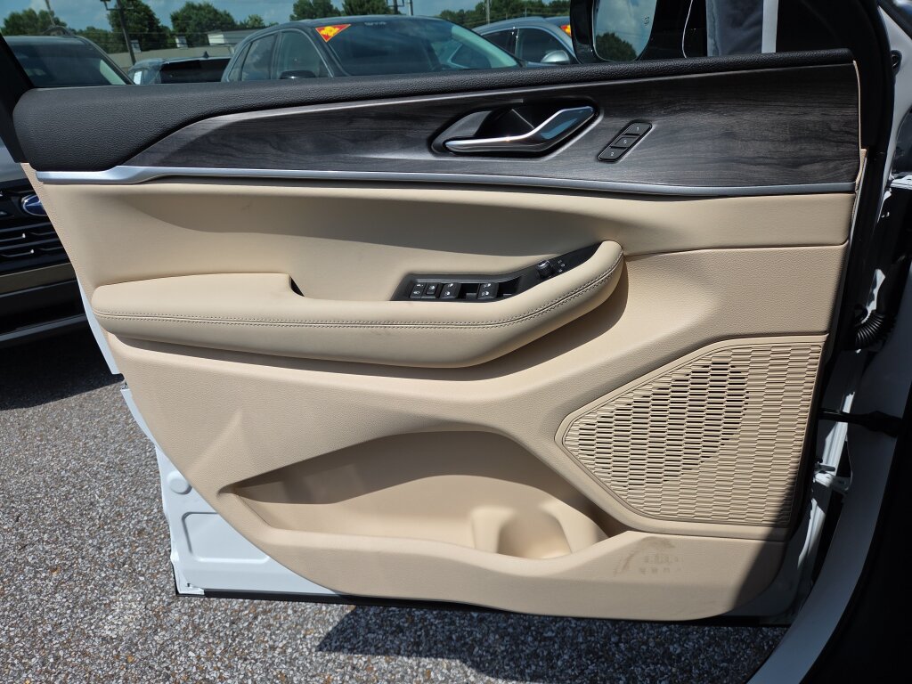 New 2026 Jeep Grand Cherokee Limited RWD image 10