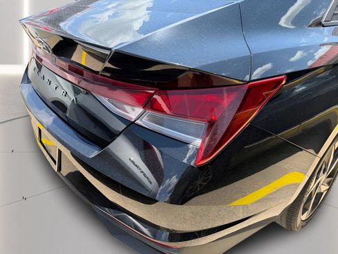 Used 2023 Hyundai Elantra SEL w/ Convenience Package FWD image 27