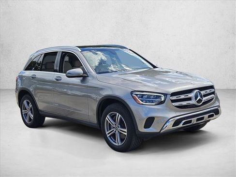 Used 2021 Mercedes-Benz GLC 300 image 3