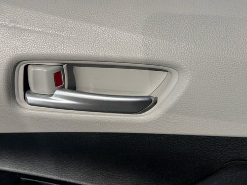 Used 2020 Toyota Corolla LE FWD image 8