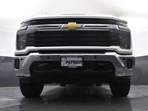 Used 2024 Chevrolet Silverado 2500 LT AWD/4WD image 42
