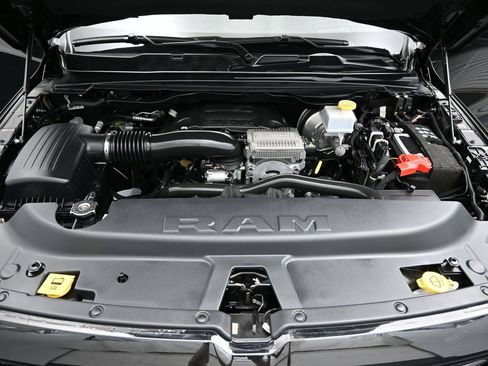Used 2023 RAM 1500 Limited AWD/4WD image 8