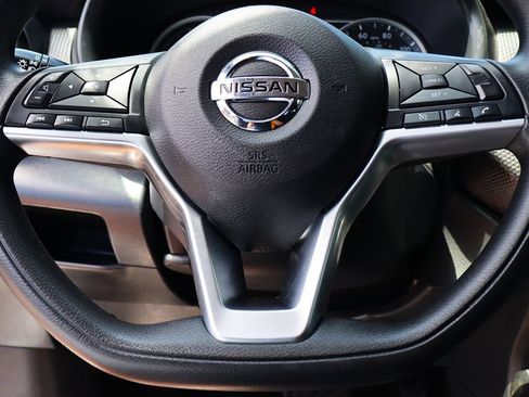 Used 2018 Nissan Kicks SV FWD image 47