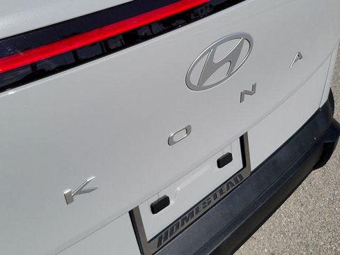 Certified 2025 Hyundai Kona SEL FWD image 9