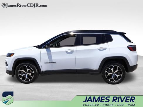 Used 2025 Jeep Compass Limited AWD/4WD image 2