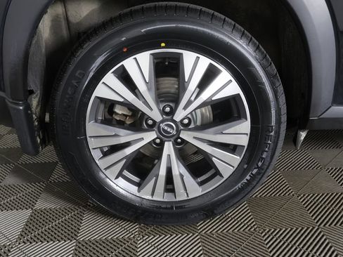 Used 2023 Nissan Rogue SV AWD/4WD image 18