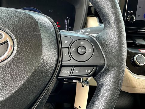 Used 2026 Toyota Corolla LE image 24
