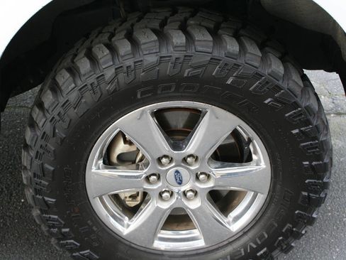 Used 2019 Ford F150 Lariat w/ Equipment Group 502A Luxury AWD/4WD image 12
