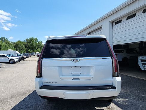 Used 2019 Cadillac Escalade 2WD image 4